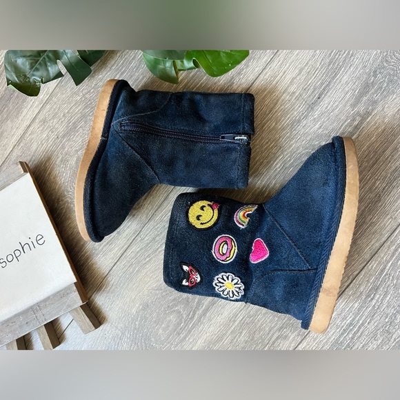 Tucker + Tate emoji patches faux fur lined blue suede  toddler boot. Size 6 - Picture 3 of 8